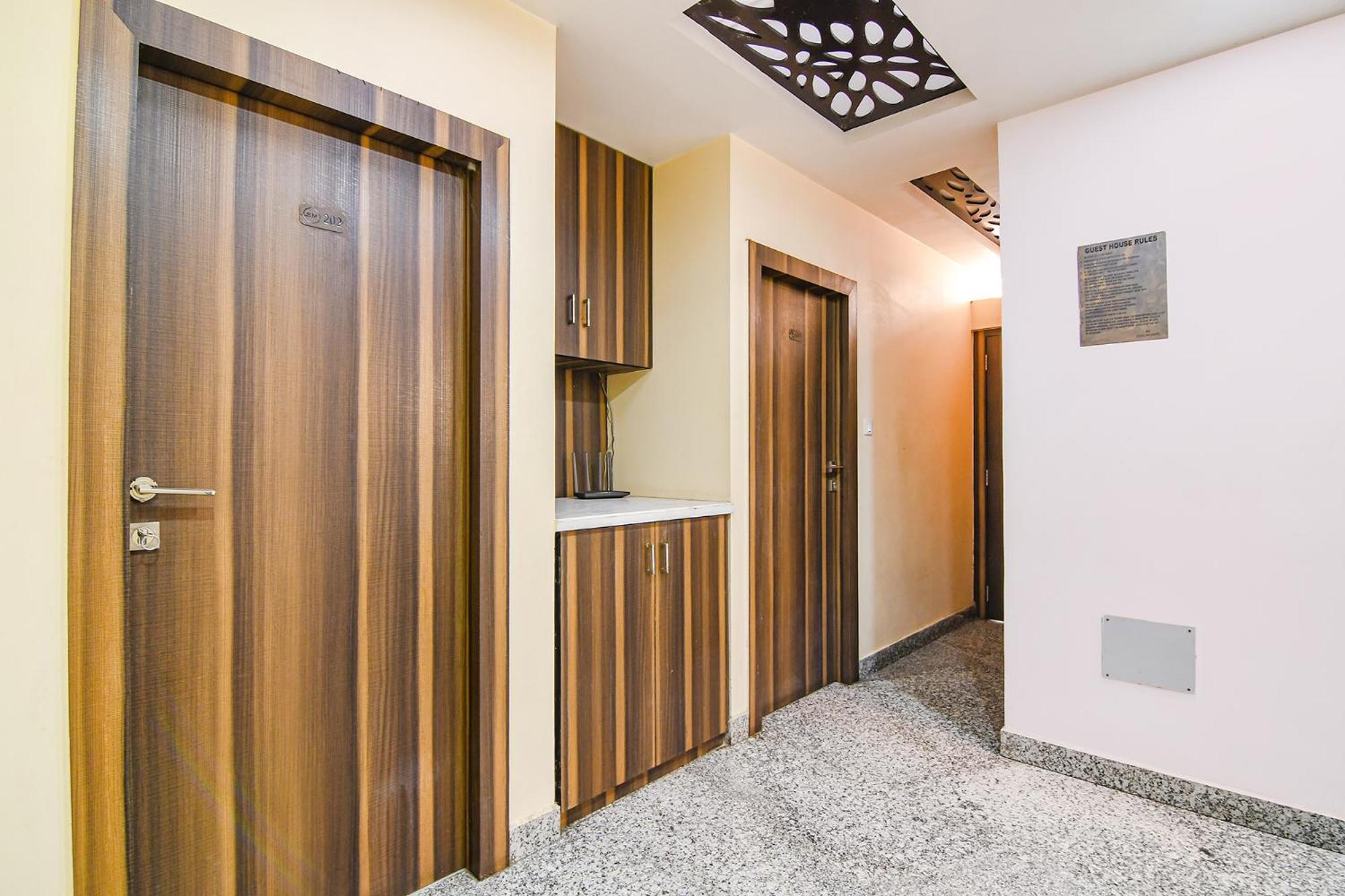 Fabexpress Scholer Motel Калькутта Экстерьер фото