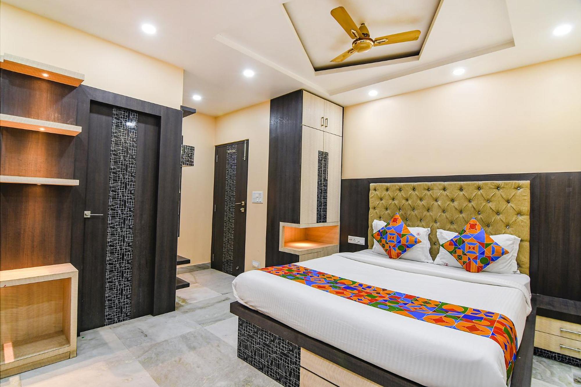 Fabexpress Scholer Motel Калькутта Экстерьер фото